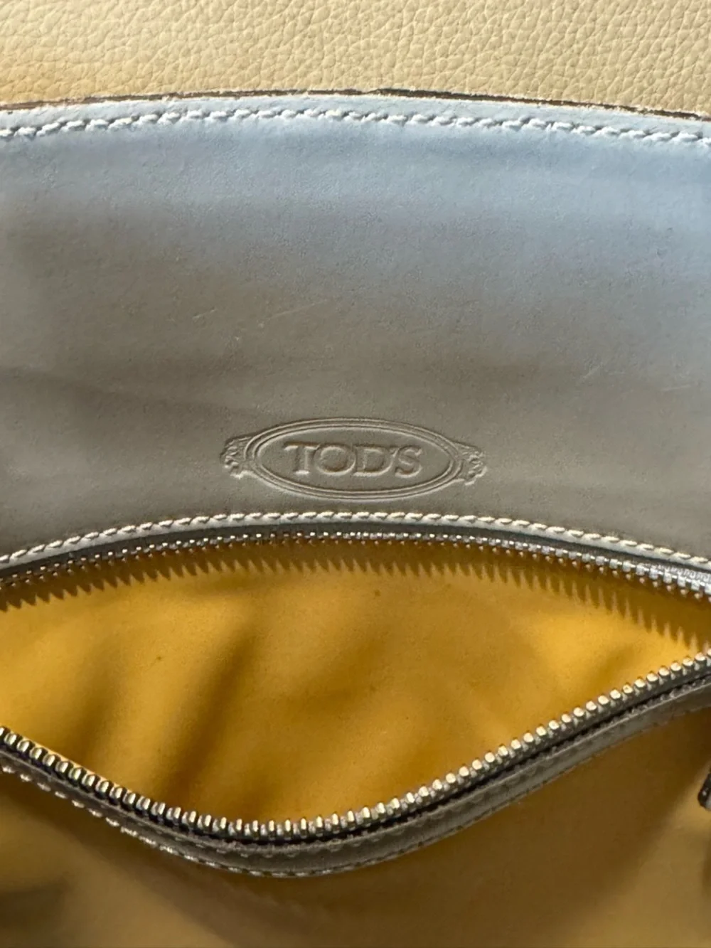 TOD'S Light Gray Leather Structured Solid Tote Bag : USED - Picture 12 of 16
